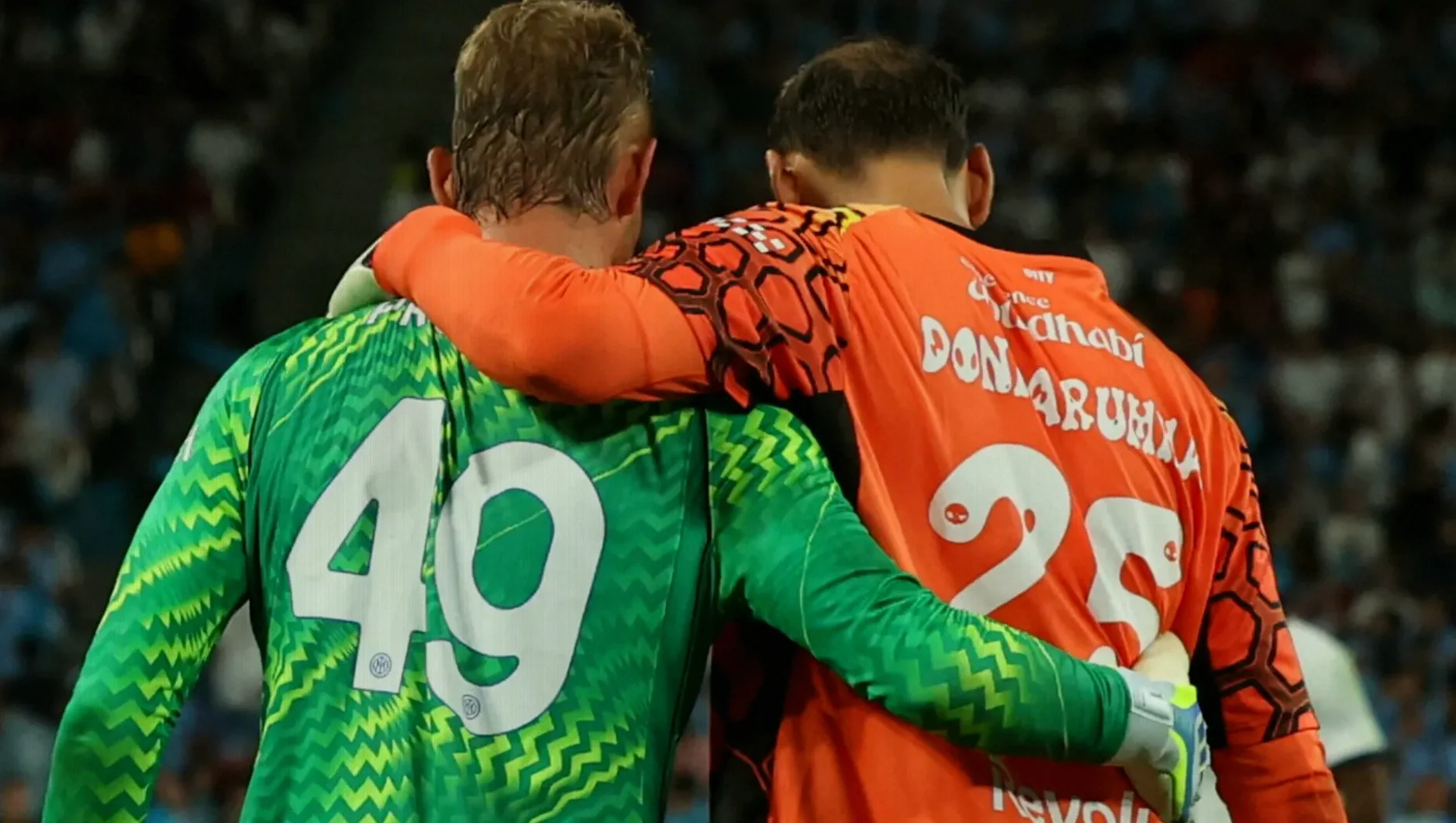 Photo: hitsbook.com Shaka Hislop says Man City or Chelsea could break £100m keeper barrier